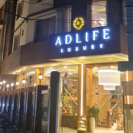 Hotel Adlife Luxury Сринагар Экстерьер фото